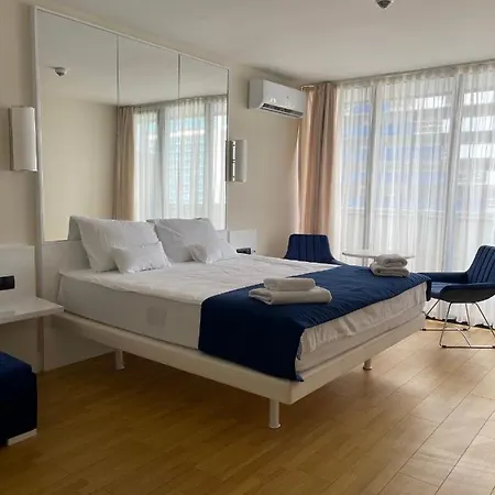 Dream Apartment In Батуми Экстерьер фото