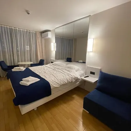 Dream Apartment In Батуми Экстерьер фото